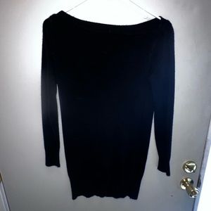 Black ssweater non brand no size; about small/ x-small cashmere feel
